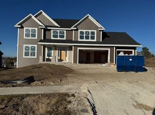 1860 Arbor Vista PLACE, West Bend, WI 53095