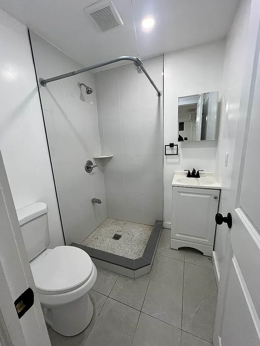 896 Willoughby Avenue — Photo 4