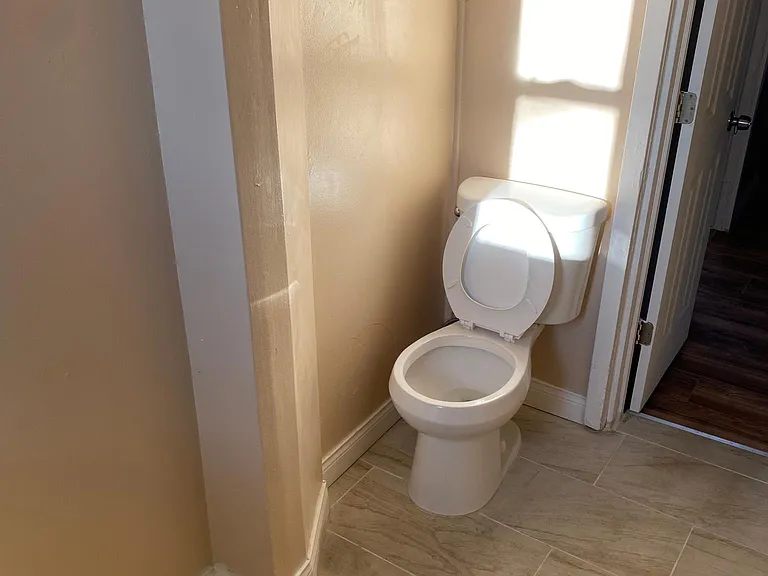 1546 N Campbell Ave #1 — Photo 9