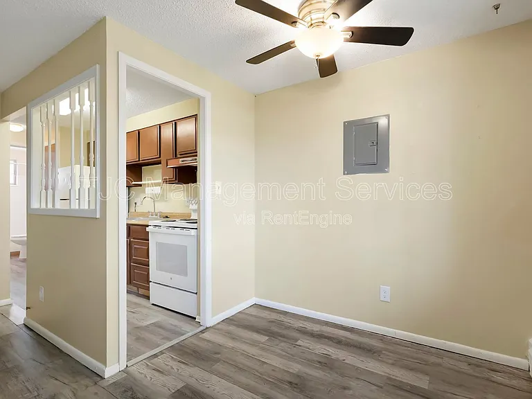 27 S Sherman St #204 — Photo 6