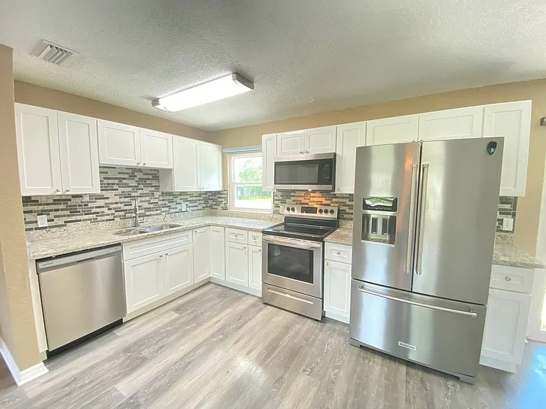 908 Teatro Ct — Photo 7