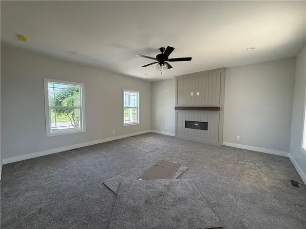 16871 W 164th Ter, Olathe, KS 66062