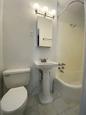 Rented by City Connections Realty | media 11