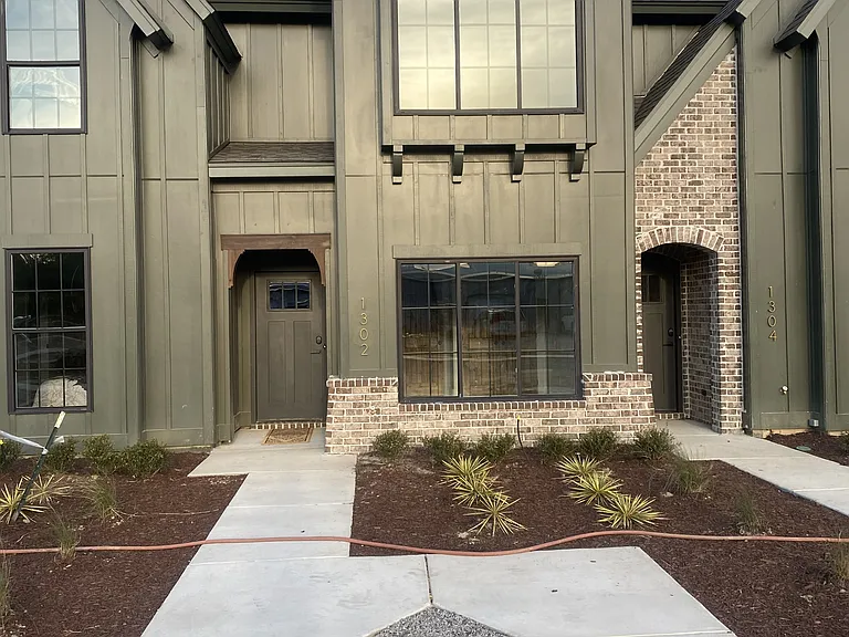 1302 Twelve Oaks Ln #1 — Photo 37