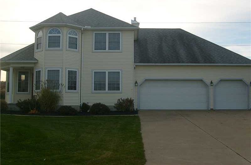 1st image of 10909 Village Cir