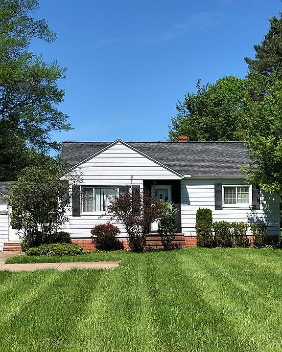 HIGHLAND HTS Ranch 1.3 acres