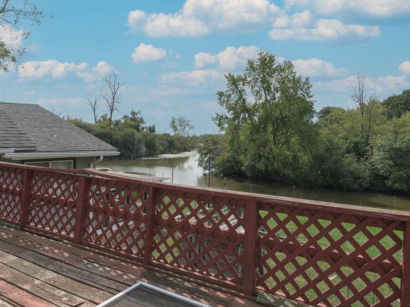 27517 W Ashland Ave, Spring Grove, IL 60081