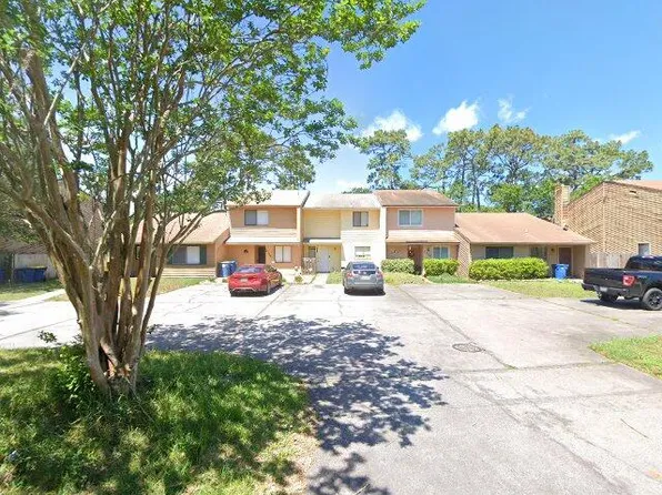 2128 Dunes Way Dr W, Jacksonville, FL 32225
