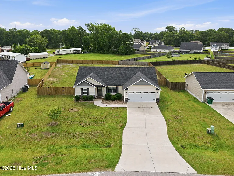 203 Peaceful Ln — Photo 3