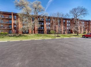 585 Coeur De Royale Dr APT 105, Saint Louis, MO 63141