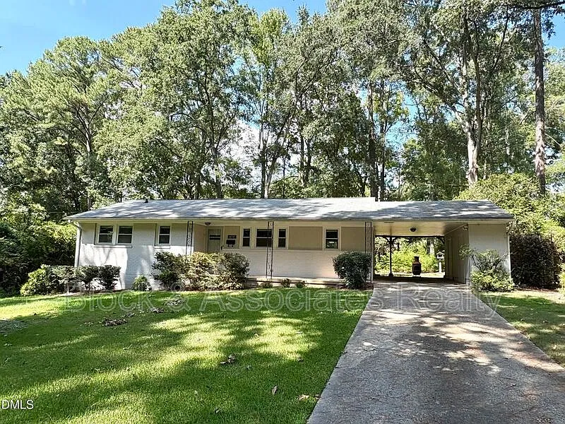 3 bed, 1.5 bath, $2,395 — Photo 2