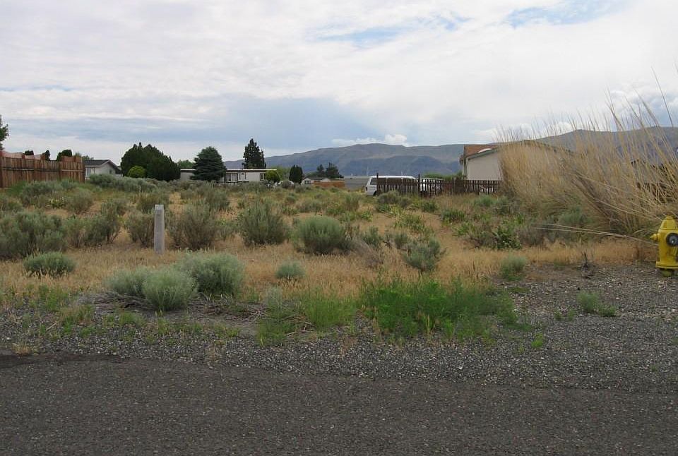 2nd image of 413 Spring Cir SW