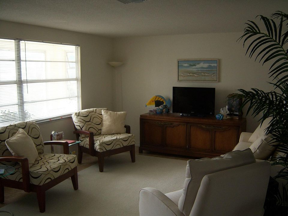 1st image of 1012 Heron Ct