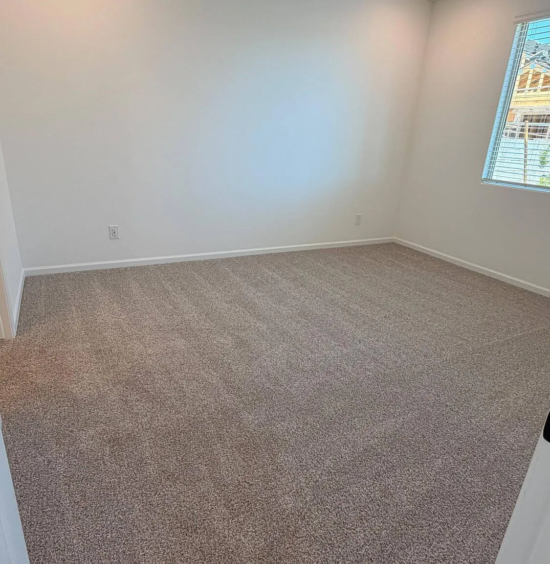 3 bed, 2.0 bath, 1565 sqft, $2,000 — Photo 3