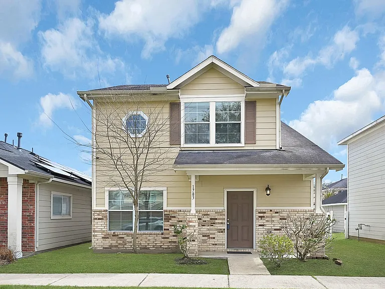 1783 Nichole Woods Dr — Photo 2