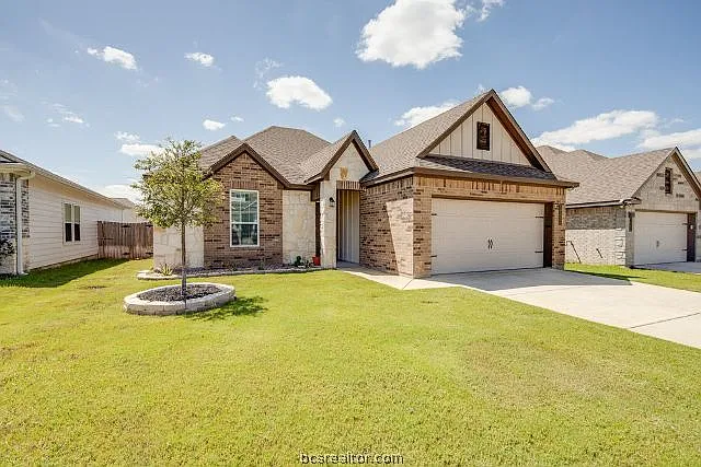 4 bed, 1686 sqft, $2,495 — Photo 3