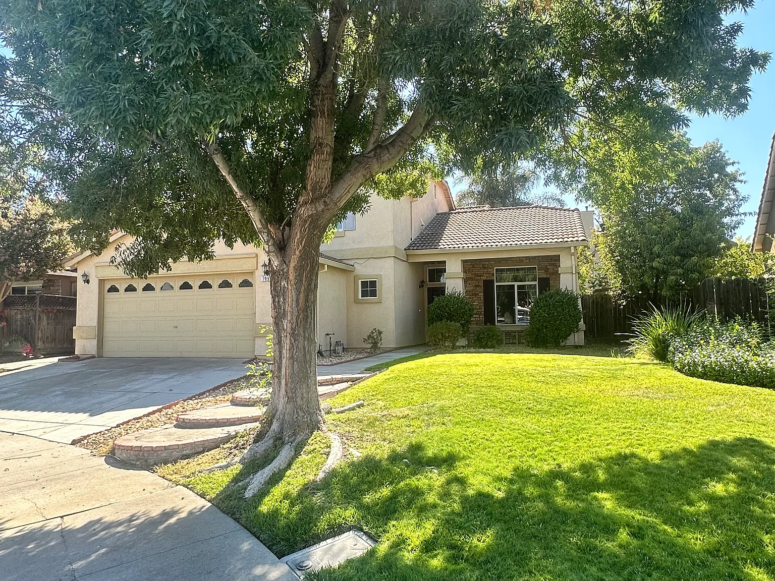 4 bed, 2199 sqft, $3,000 — Photo 4