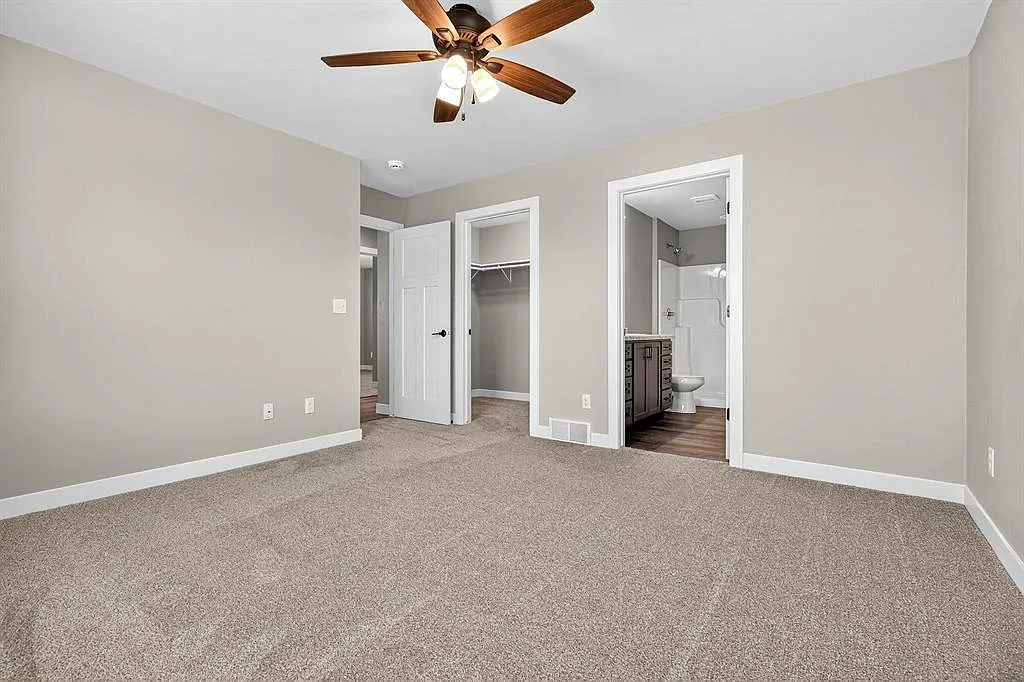 524-526 Founders Way - 524 — Photo 4