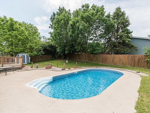 4th image of 2912 Cedarcrest Dr