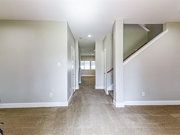 3rd image of 11962 Chanteloup Dr