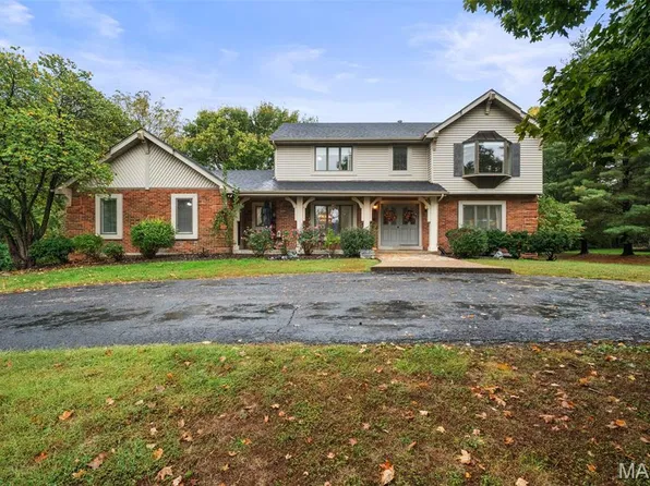 46 Forest Lake Ct, Saint Charles, MO 63301