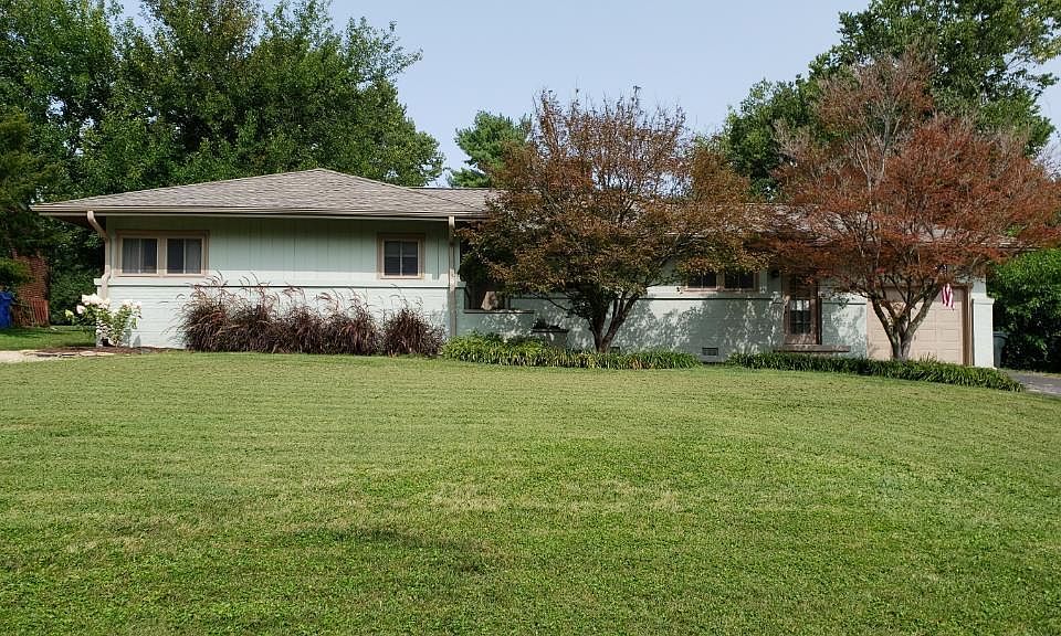 1st image of 1741 Hawthorne Ln