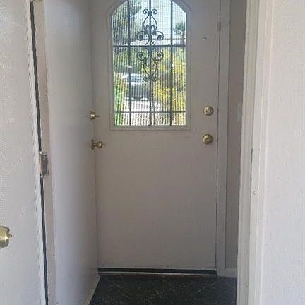 4th image of 1587 Elizabeth Ave Unit 4