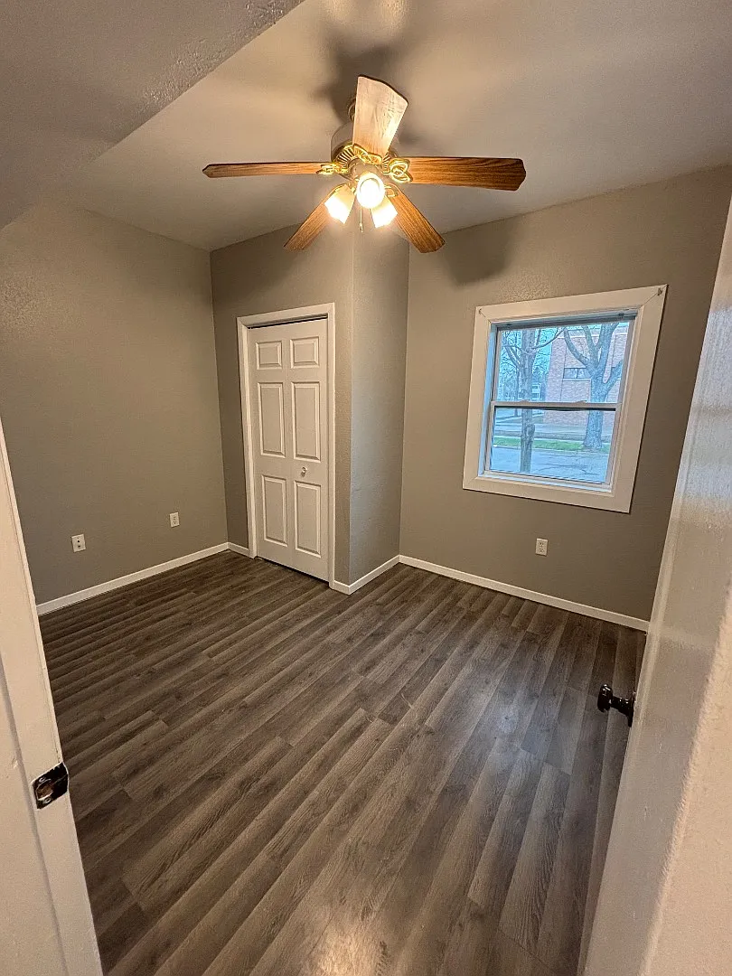701 5th Street Southwest - 701 5th St SW - up unit — Photo 1