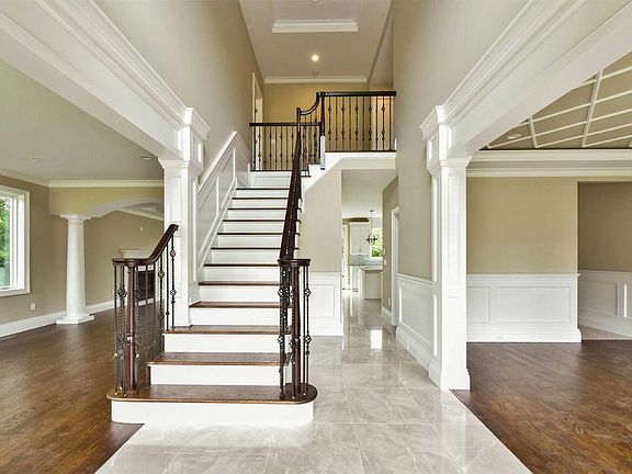2nd image of 55 Belmont Cir