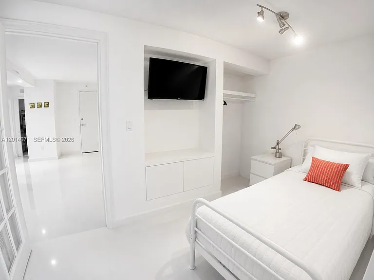 6917 Collins Ave #614 — Photo 18