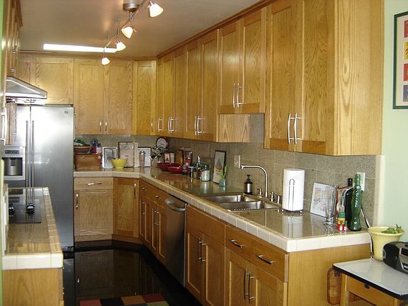 2nd image of 2929 Waverly Dr APT 312