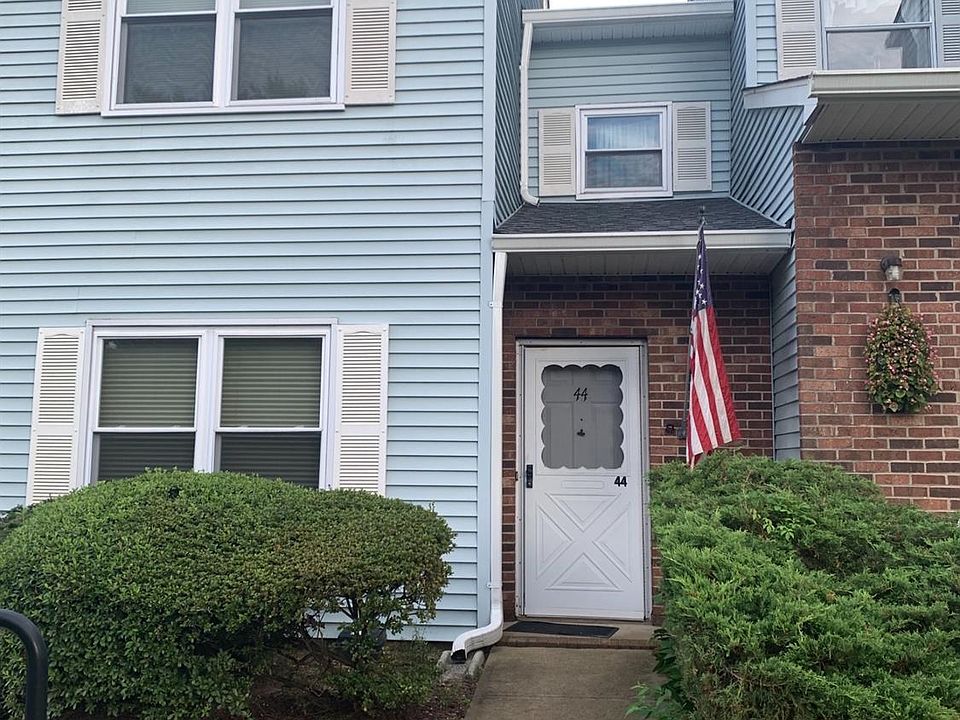 1st image of 44 Deerfield Ln