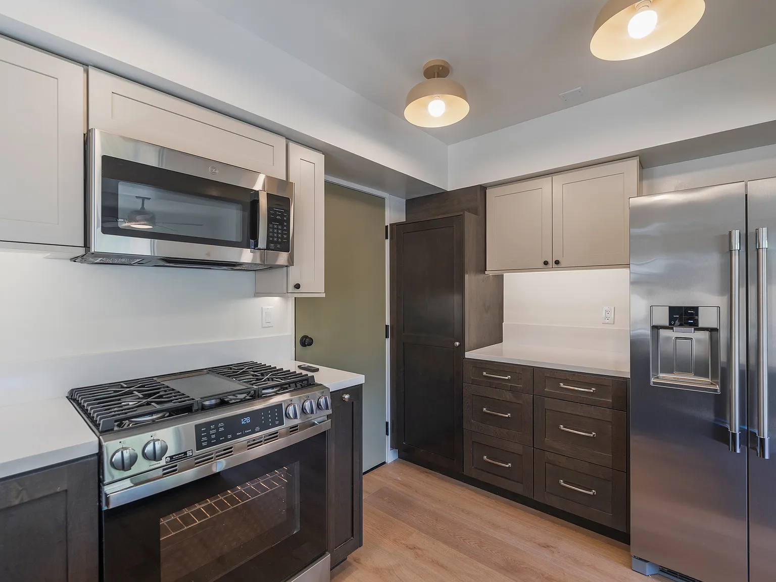 4 bed, 2000 sqft, $5,350 — Photo 4