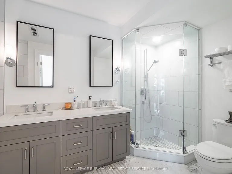 2060 Lakeshore Rd #304 — Photo 10