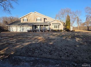 26662 Lakeview Ter, Godfrey, IL 62035