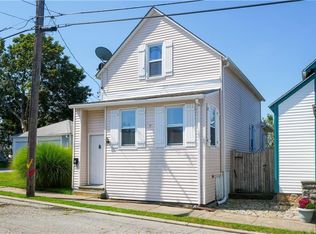 16 Prescott Hall Rd, Newport, RI 02840