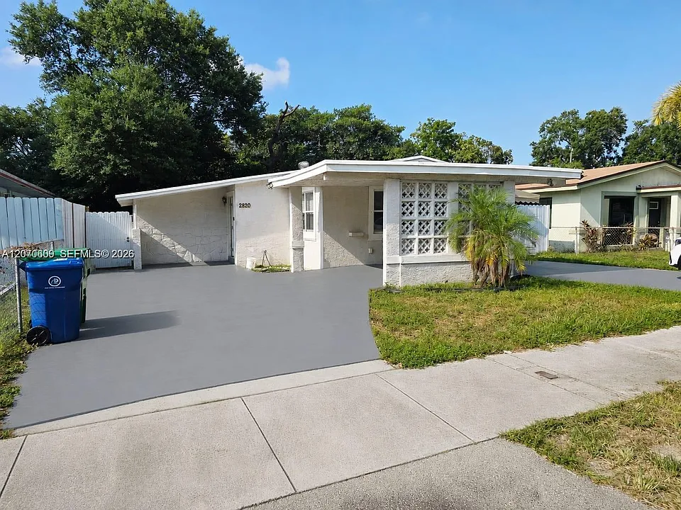 2820 NW 14th Ct