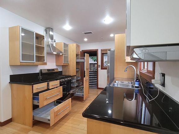 5th image of 7204 Fountain Ave #1
