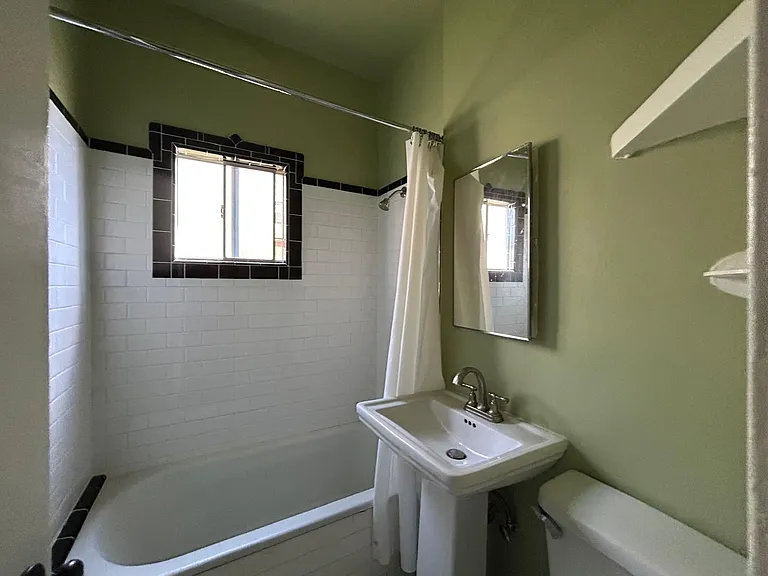 1129 N Hoover St #104 — Photo 8