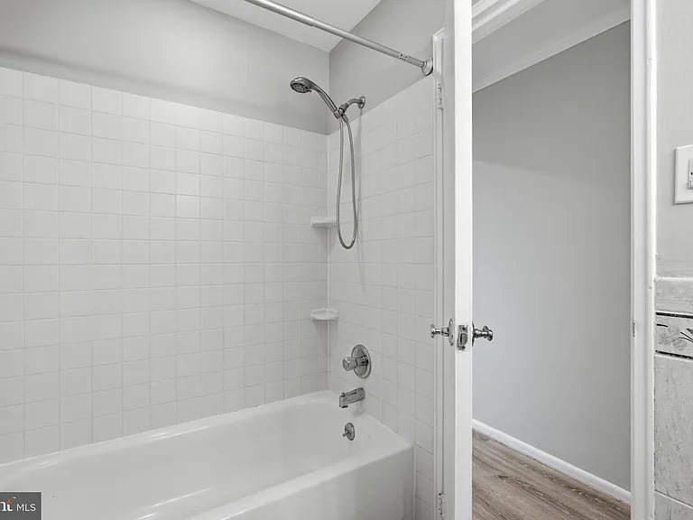 26 Park Ave #B20 — Photo 17