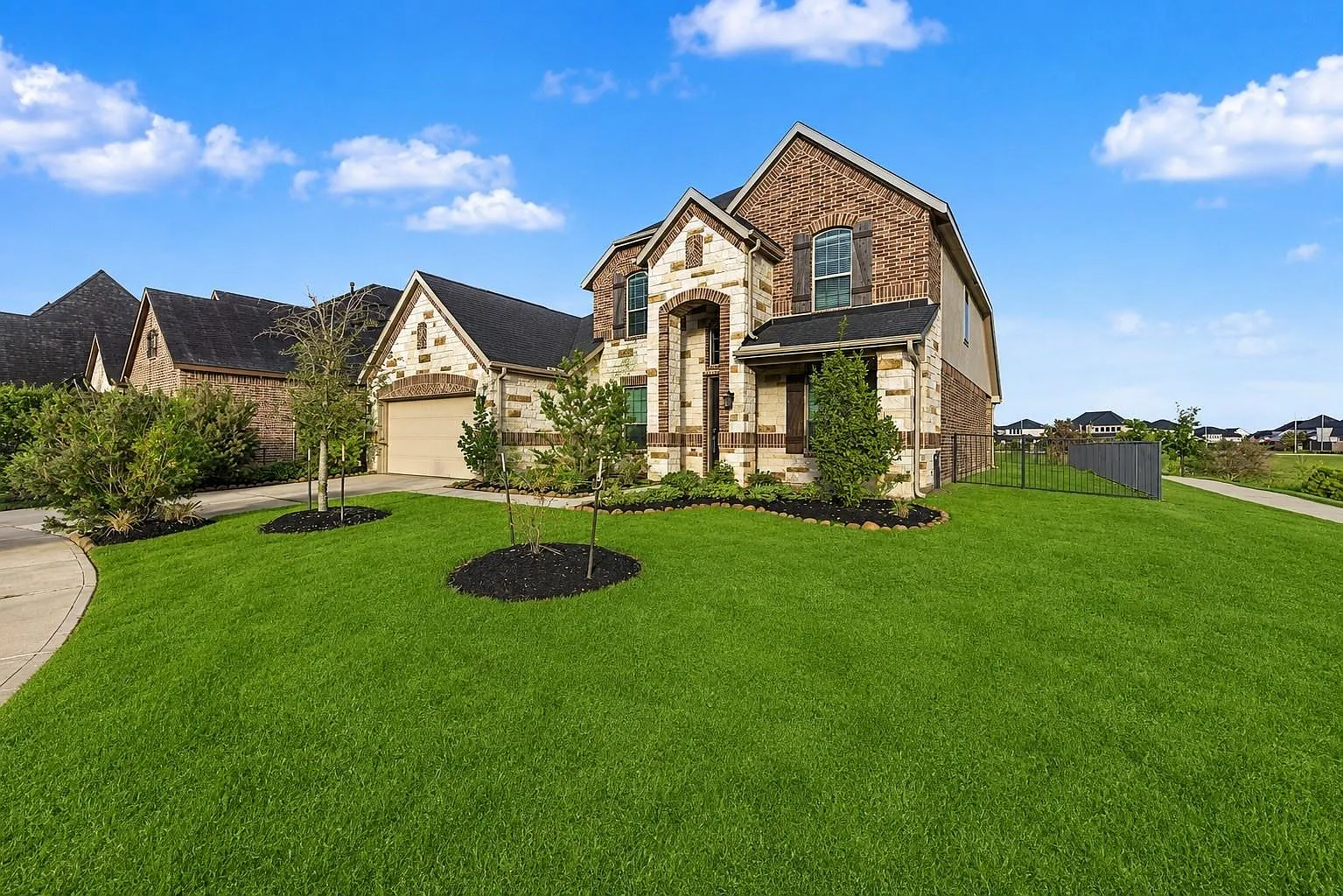 4 bed, 3.5 bath, 2963 sqft, $3,700 — Photo 2