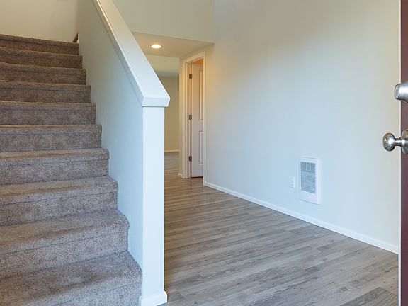 5th image of 7423 19th Pl SE