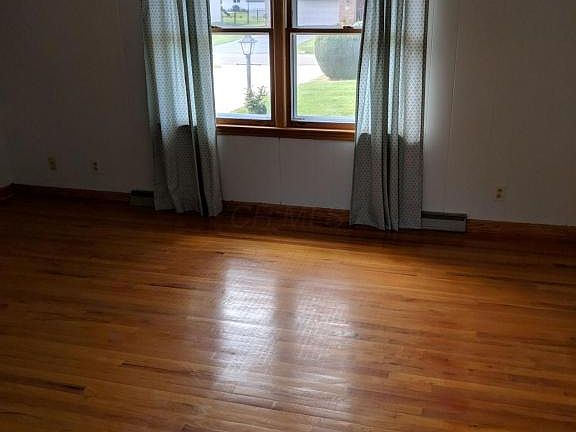 4th image of 278 Gregory Dr