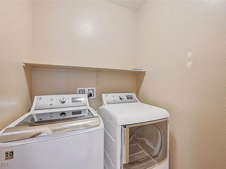 9146 Laughing Owl Ave — Photo 10