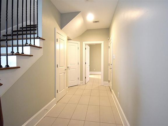 2nd image of 1538 W 23rd St #C