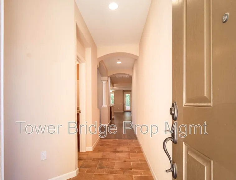 1457 Marseille Ln — Photo 3