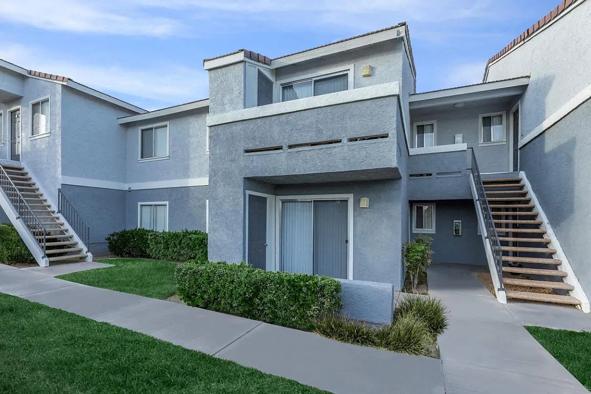 Desert Heights Apartment Homes — Photo 2
