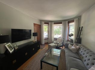 3518 N Claremont Ave #1, Chicago, IL 60618