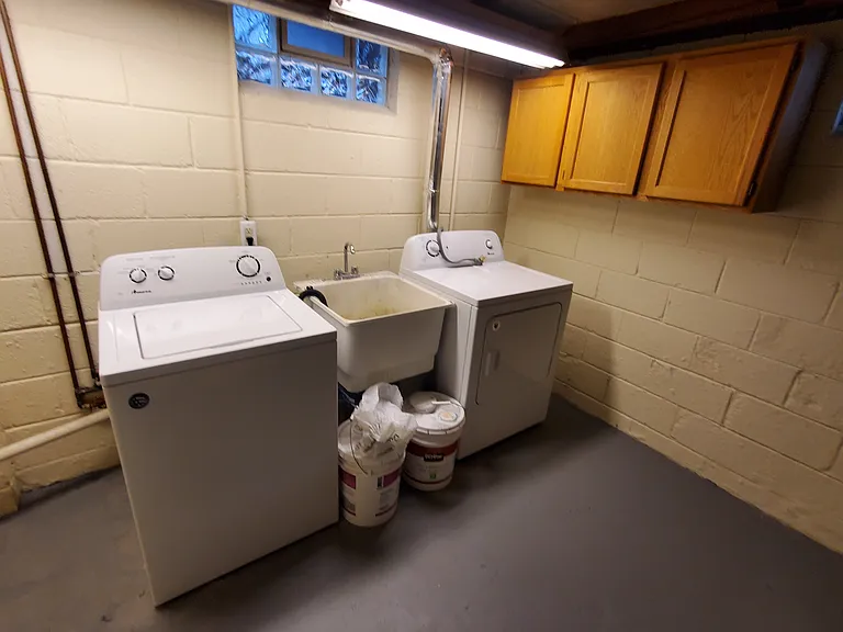 521 N Rembrandt Ave — Photo 35