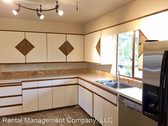 4th image of 4320 67th Ave NE
